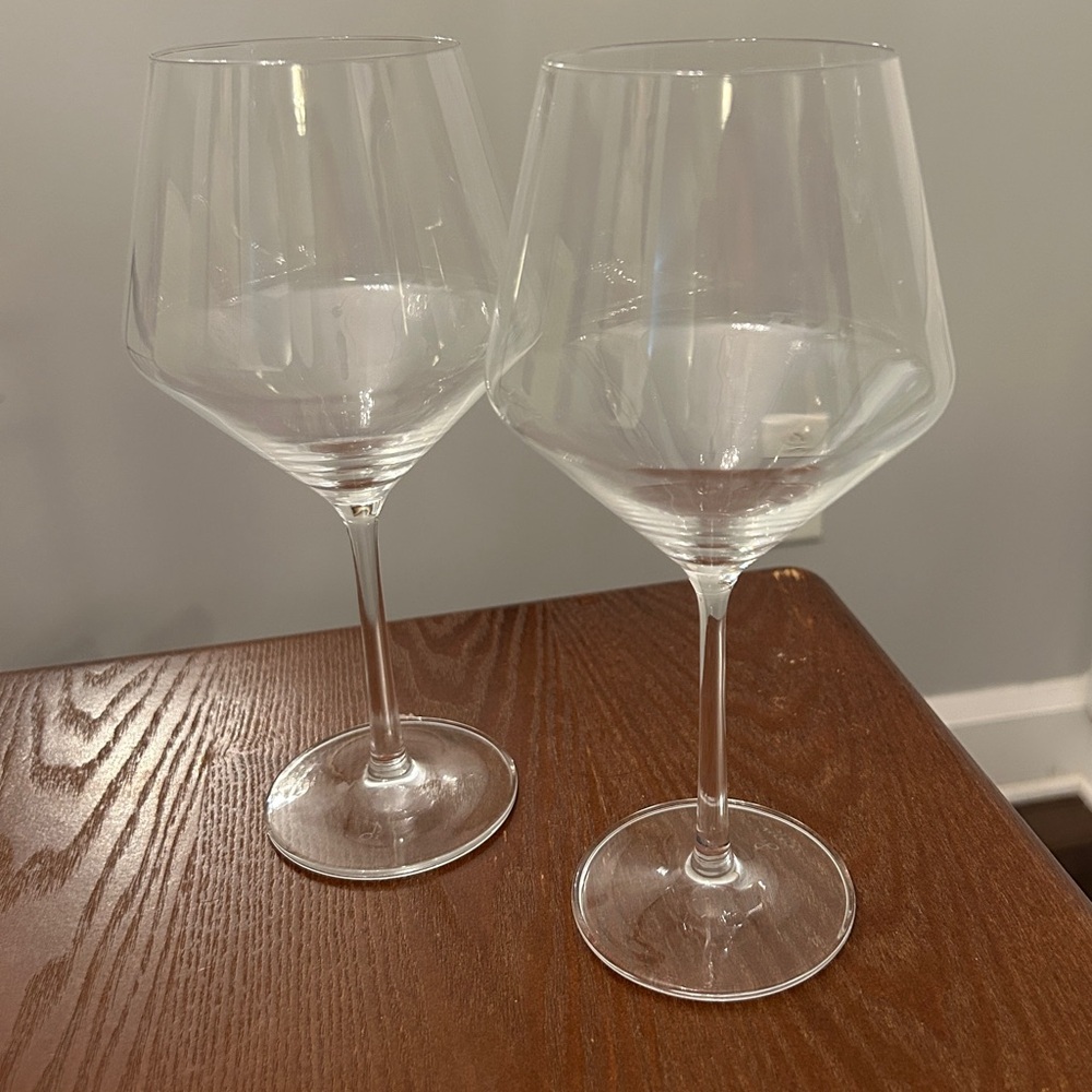 2 Schott Zwiesel red wine glasses